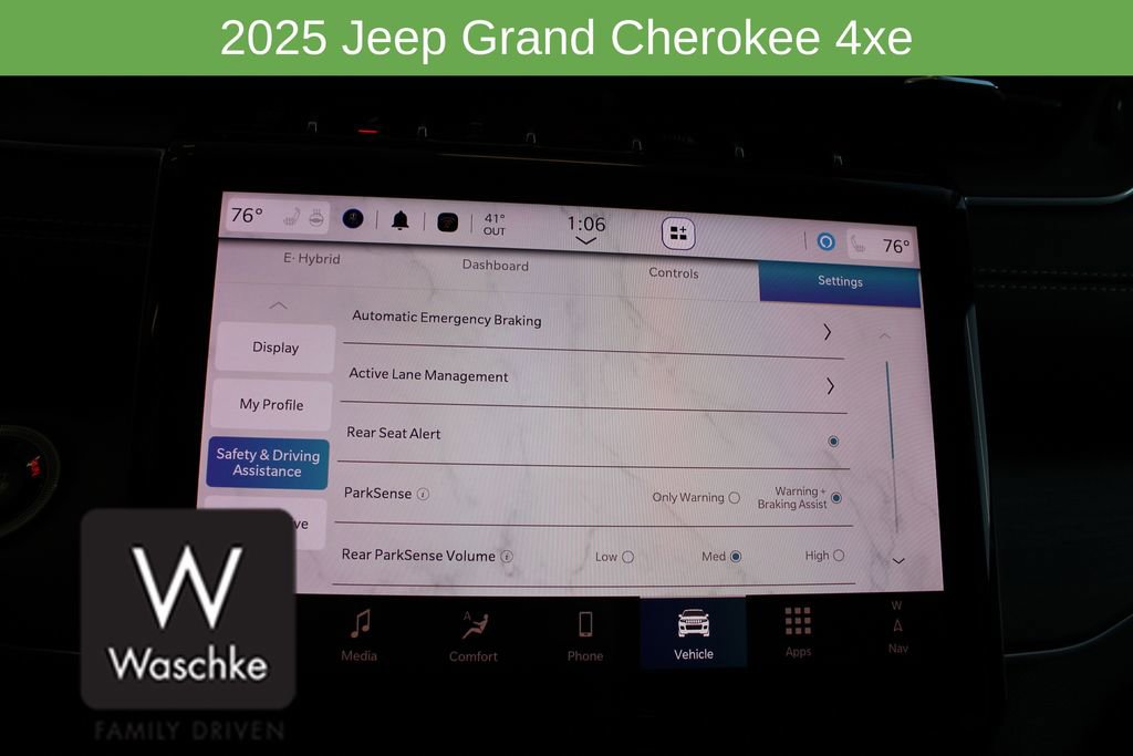 New 2025 Jeep Grand Cherokee Limited 4xe w/ Trailer Tow Package image 52