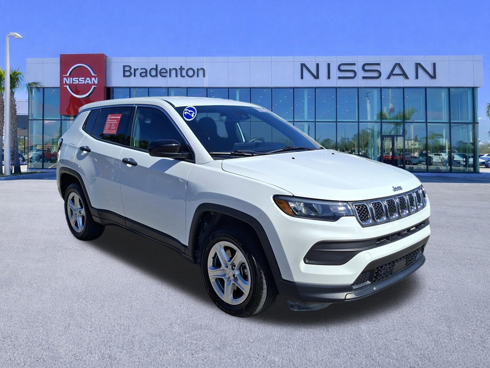 Used 2023 Jeep Compass Sport AWD/4WD image 3