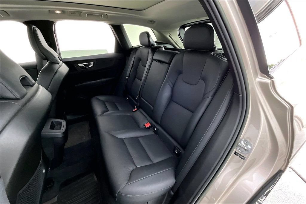 Certified 2023 Volvo XC60 B5 Plus w/ Protection Package Premier FWD image 26