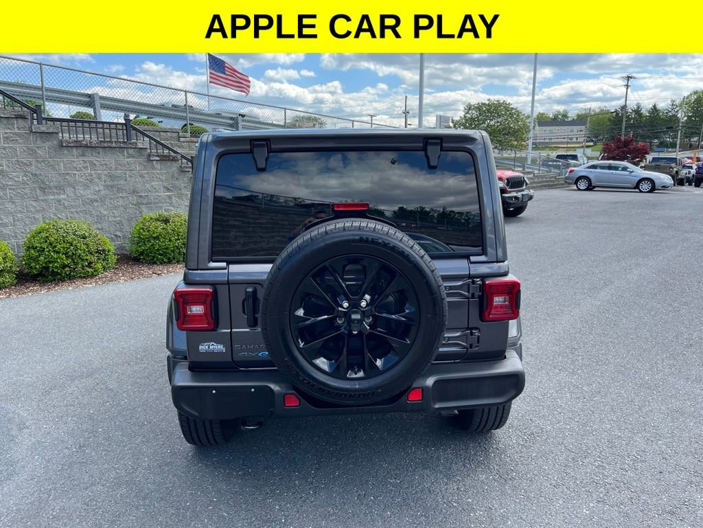 Used 2025 Jeep Wrangler Unlimited Sahara AWD/4WD image 8