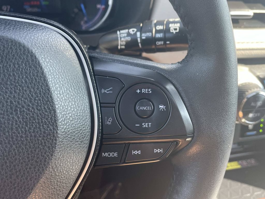 Used 2022 Toyota RAV4 Limited AWD/4WD image 32