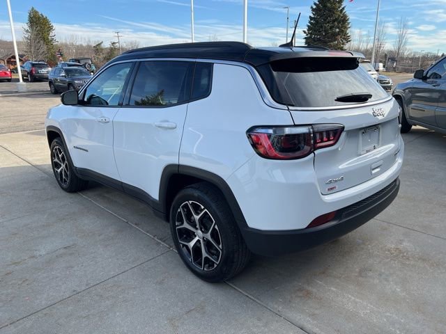 Used 2024 Jeep Compass Limited image 4