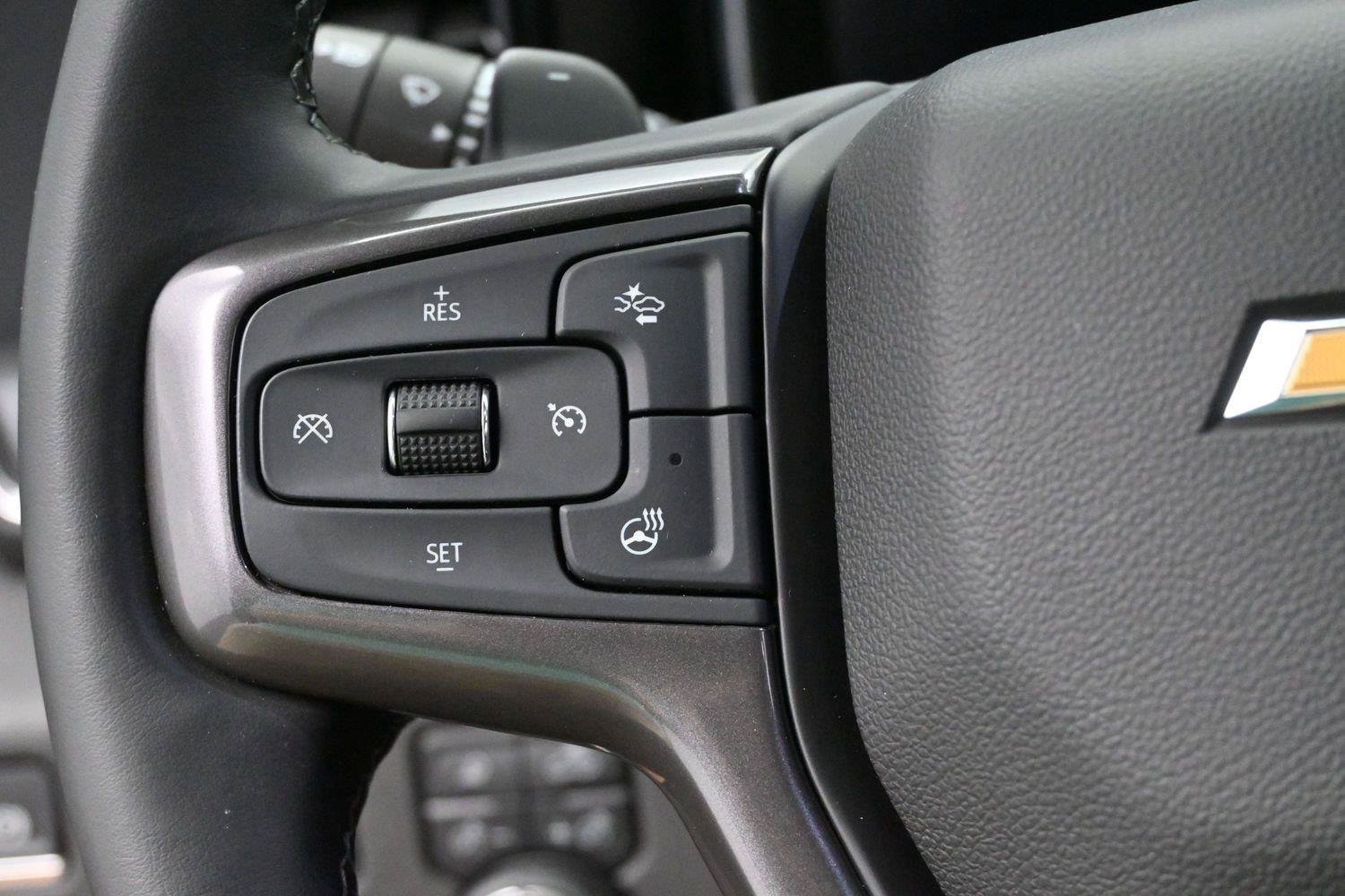 Used 2025 Chevrolet Silverado 1500 High Country w/ Technology Package AWD/4WD image 17