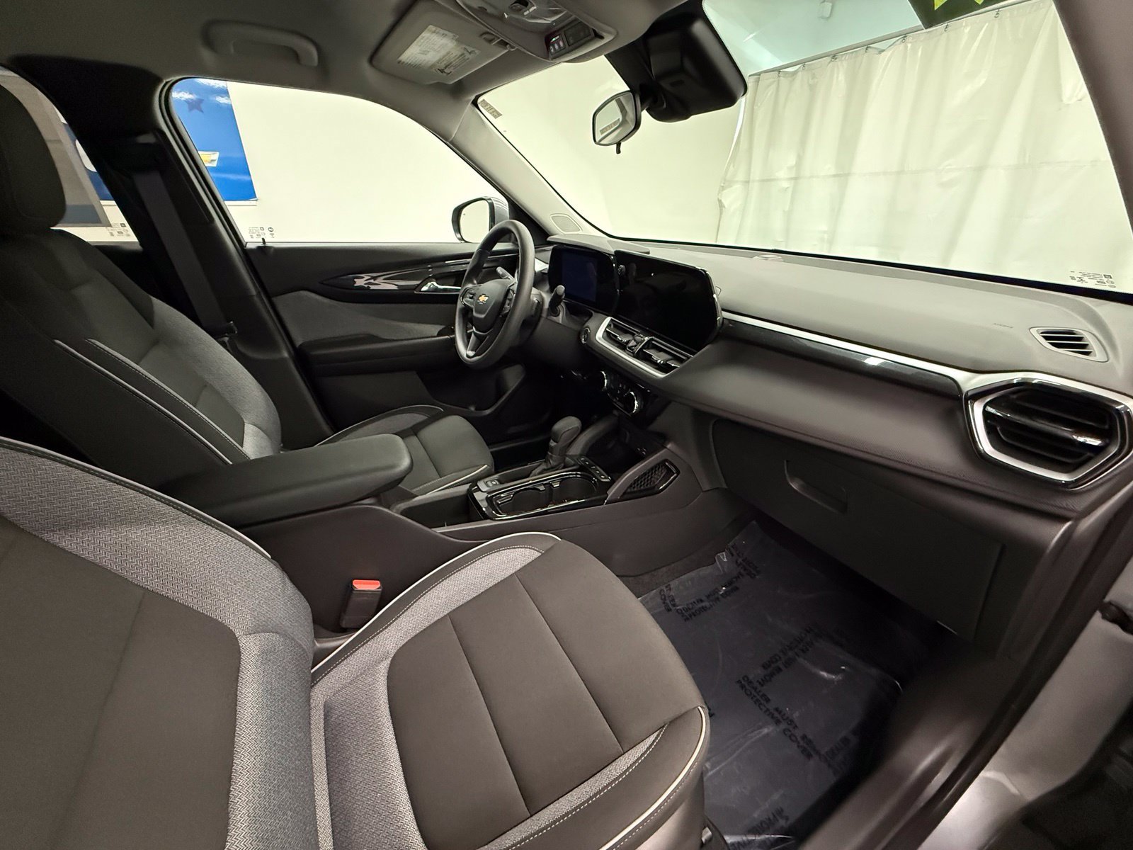Used 2024 Chevrolet TrailBlazer LT w/ Driver Confidence Package FWD image 8