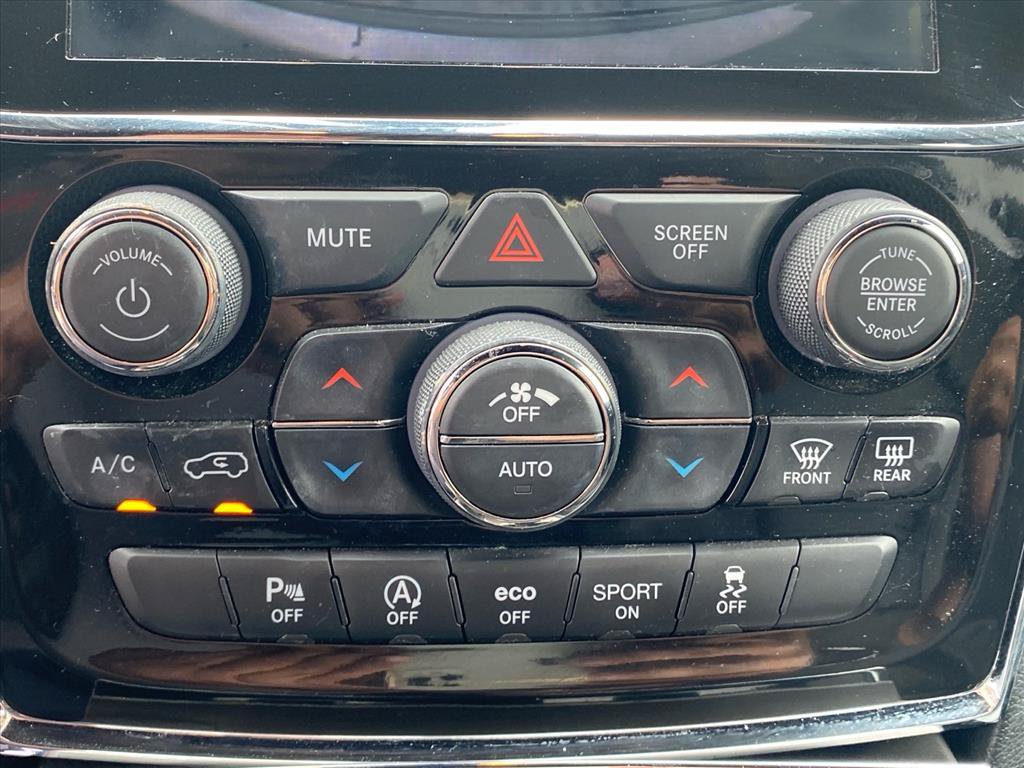 Used 2021 Jeep Grand Cherokee Limited AWD/4WD image 17