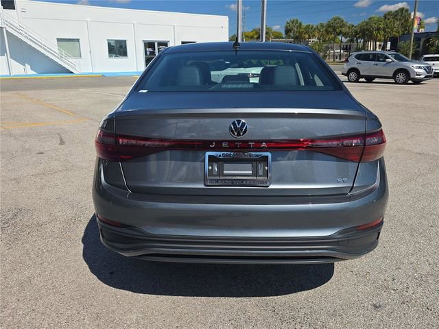 Used 2026 Volkswagen Jetta SE w/ Black Wheel Package FWD image 4
