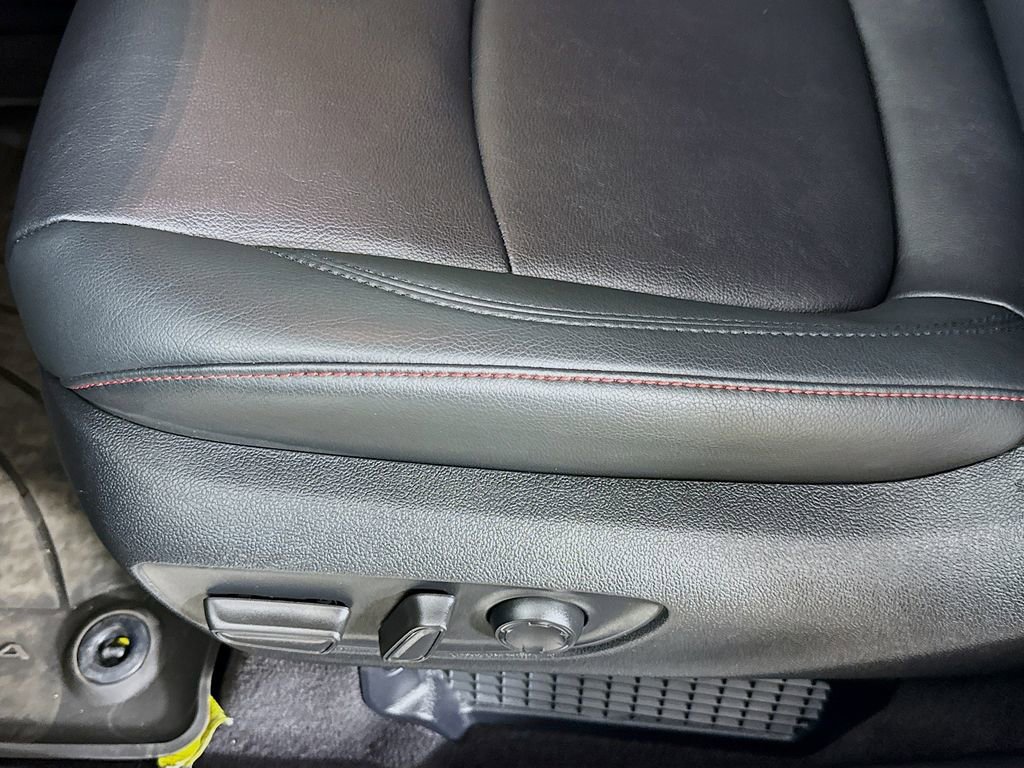Certified 2025 Toyota Sienna XSE image 21