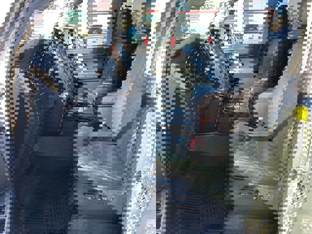 Used 2015 Toyota Land Cruiser image 2