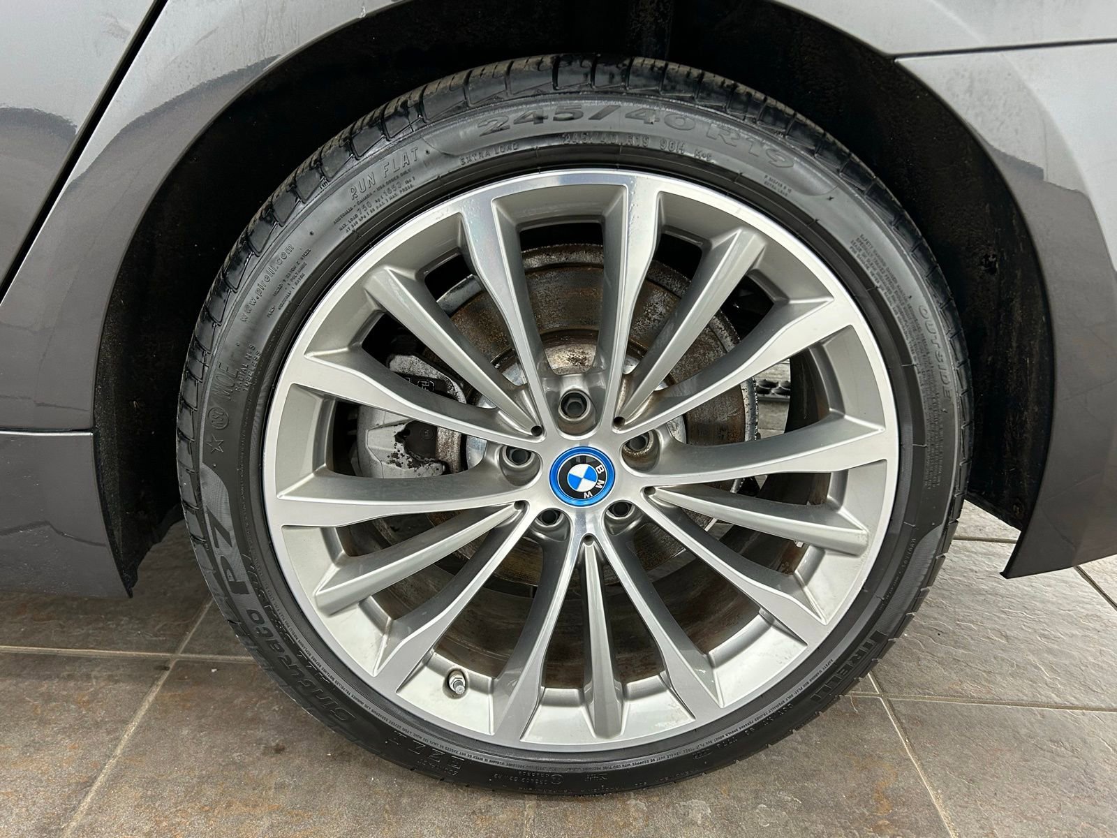 Used 2023 BMW 530e xDrive w/ Executive Package image 37