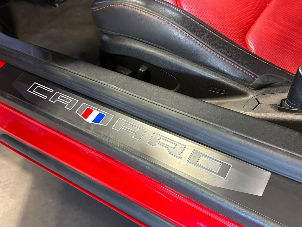 Used 2018 Chevrolet Camaro SS image 28