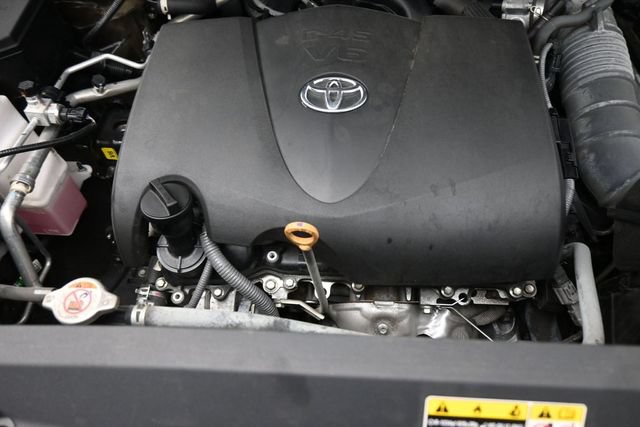 Used 2022 Toyota Highlander XLE AWD/4WD image 28