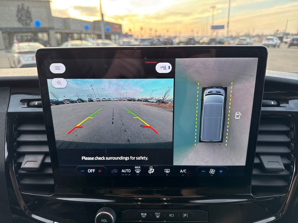 Used 2023 Ford Transit 350 XLT image 27