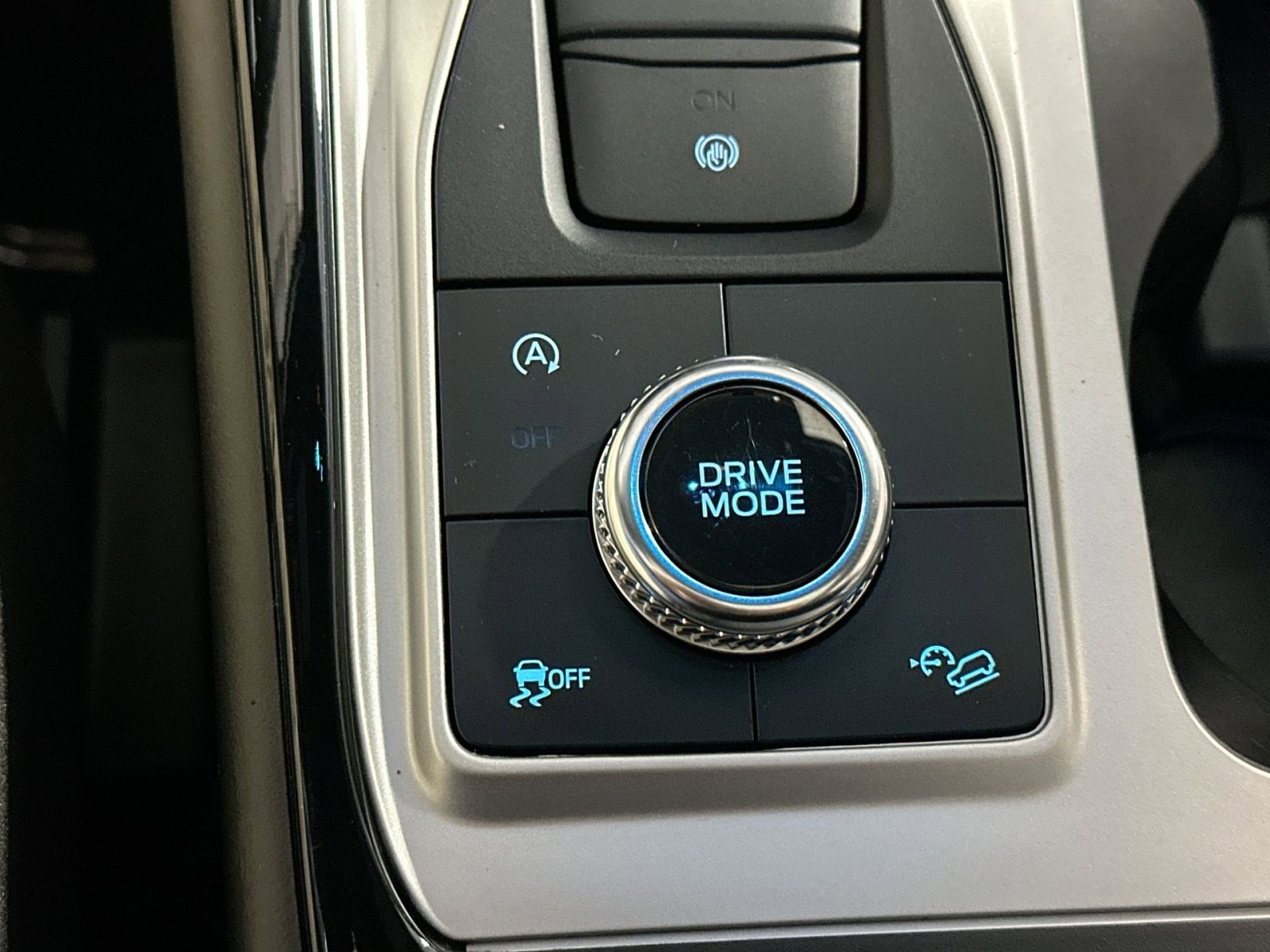 Used 2024 Ford Explorer ST w/ Equipment Group 401A image 28