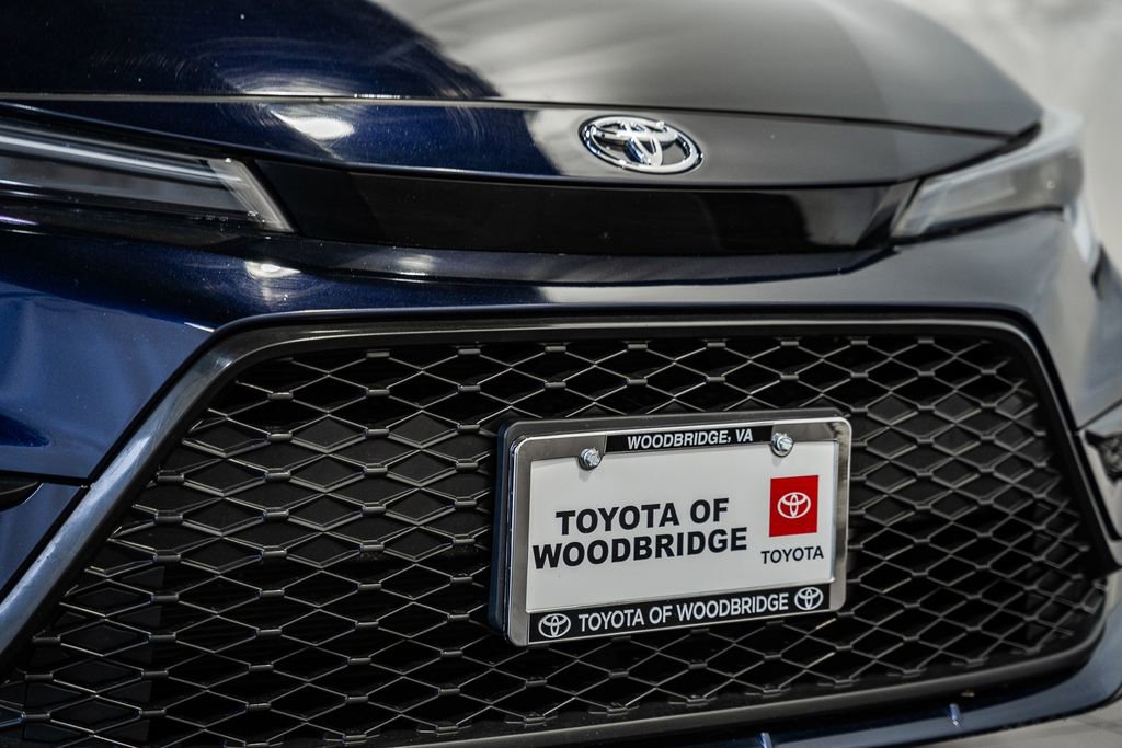 Used 2024 Toyota Corolla SE w/ SE Convenience Package image 9