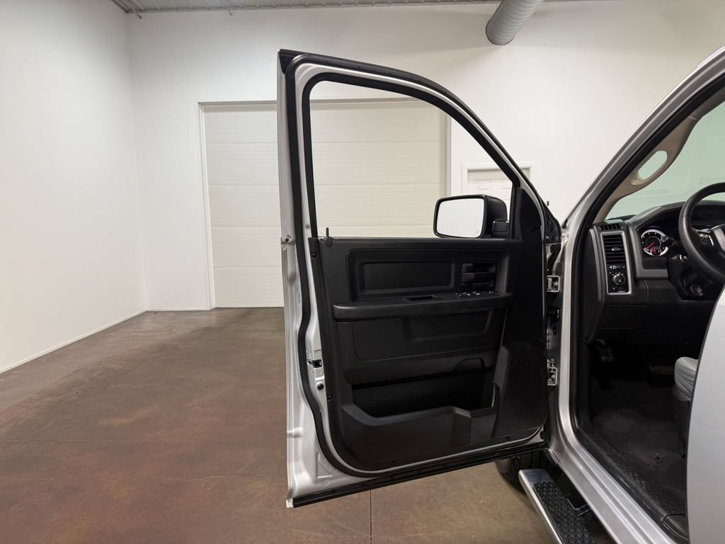 Used 2017 RAM 1500 Express RWD image 58