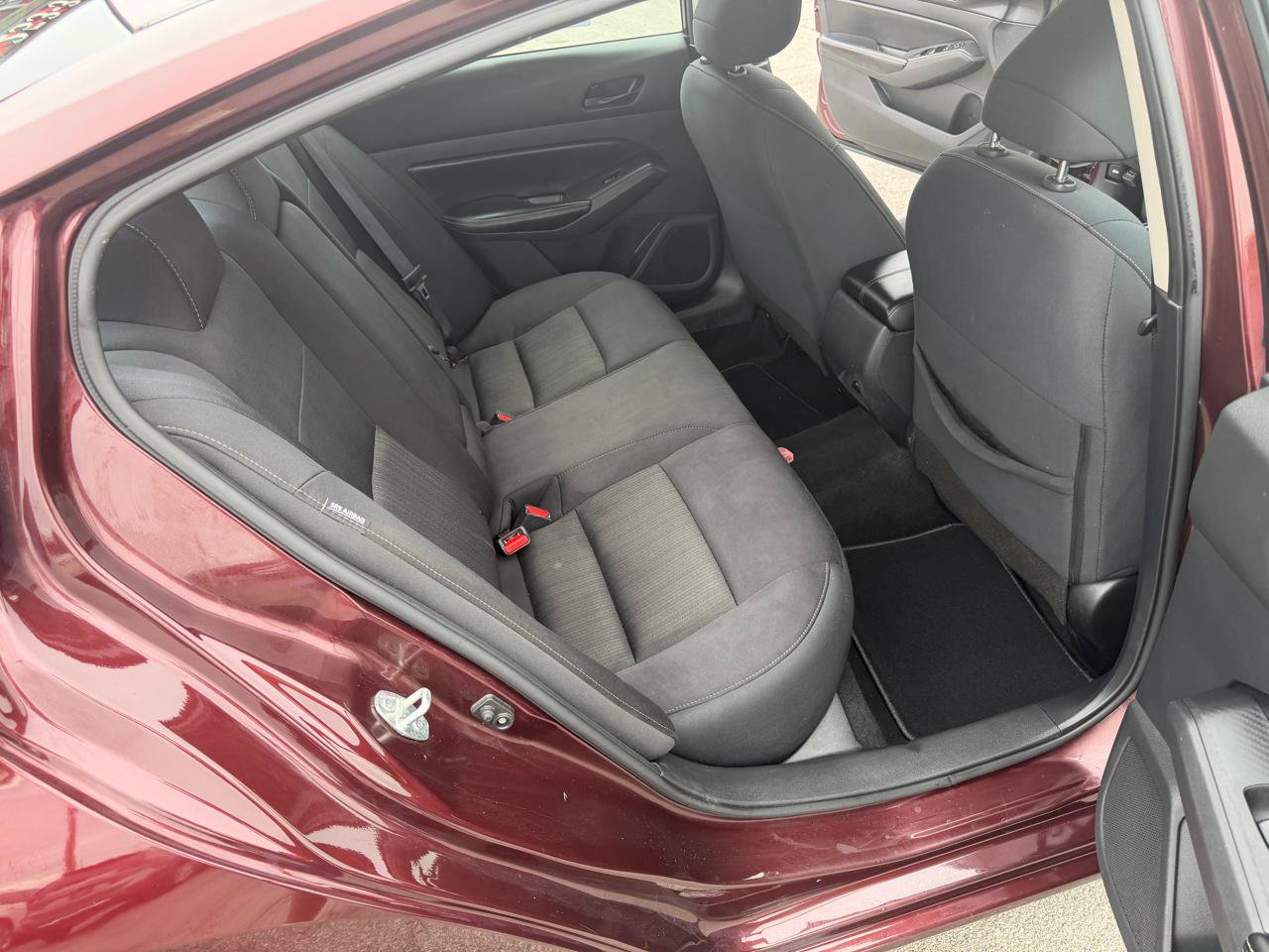 Used 2024 Nissan Altima 2.5 SV FWD image 14