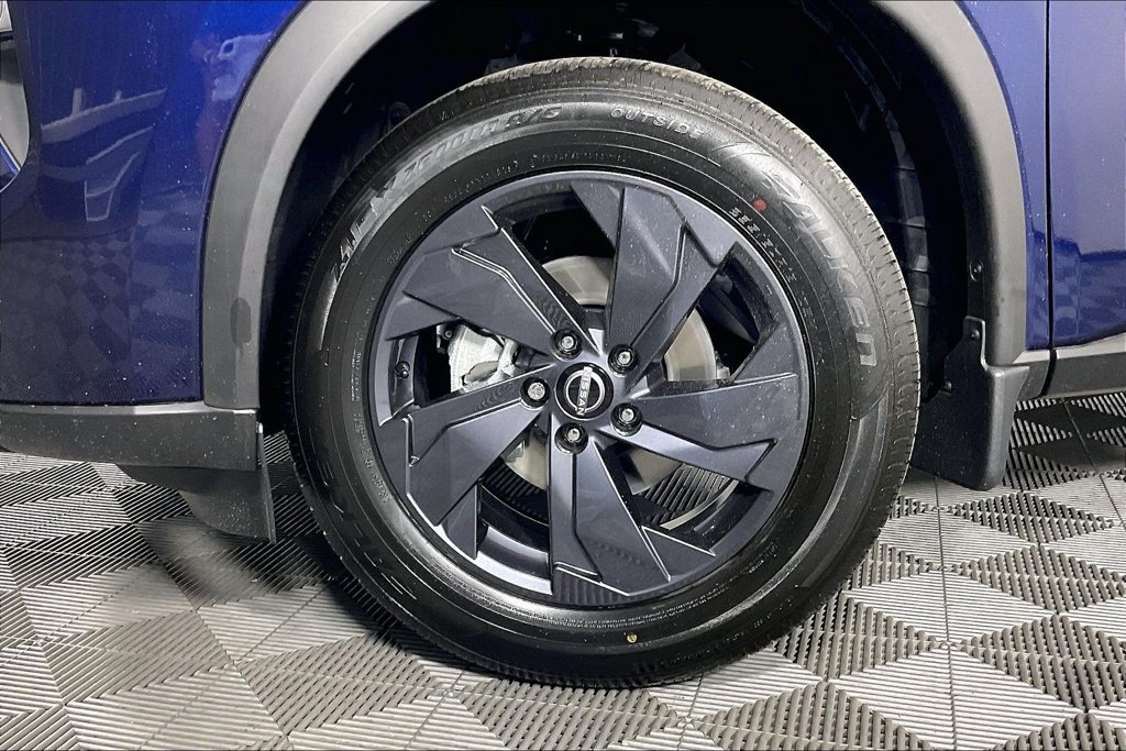 New 2026 Nissan Rogue SV FWD image 13