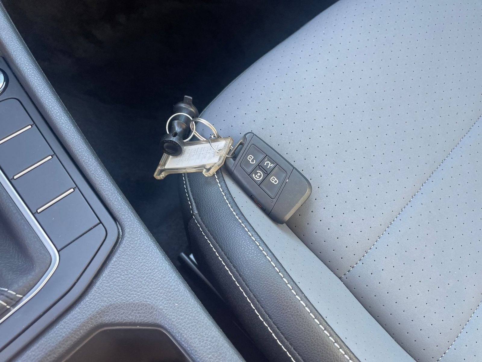 Used 2025 Volkswagen Jetta SE image 22