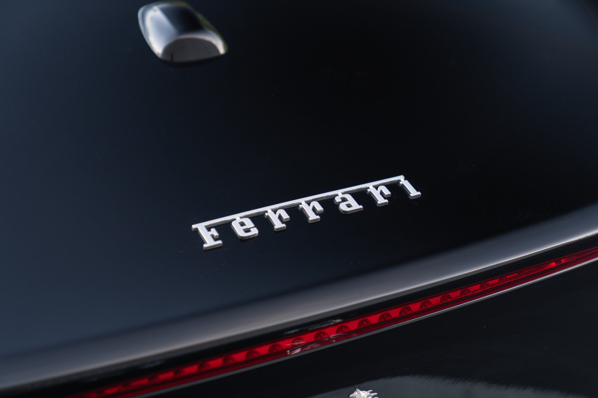 Used 2017 Ferrari California T RWD image 27