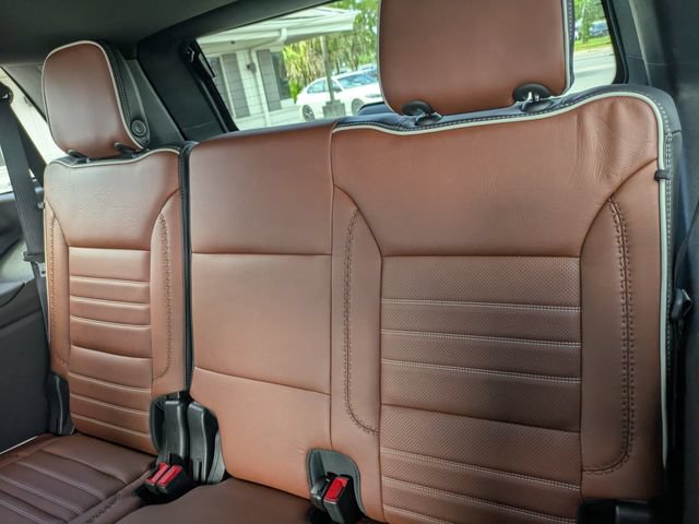 Used 2023 GMC Yukon Denali Ultimate AWD/4WD image 17