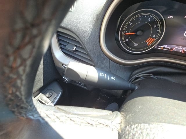 Used 2015 Jeep Cherokee Limited AWD/4WD image 17