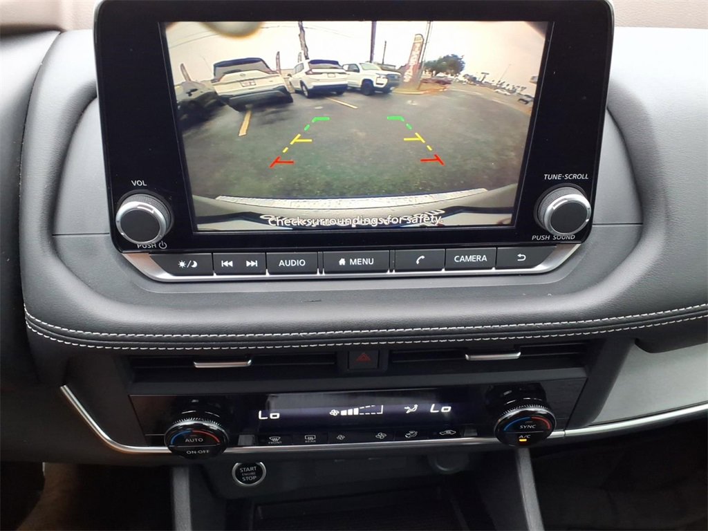 Used 2023 Nissan Rogue SV image 15