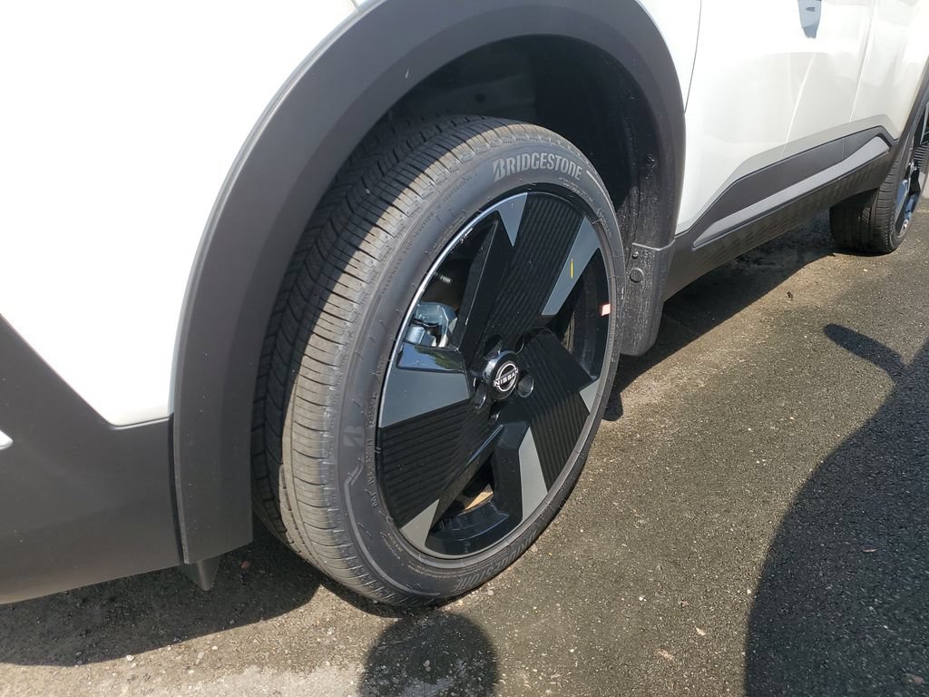New 2026 Nissan Kicks SR w/ SR Premium Package FWD image 35