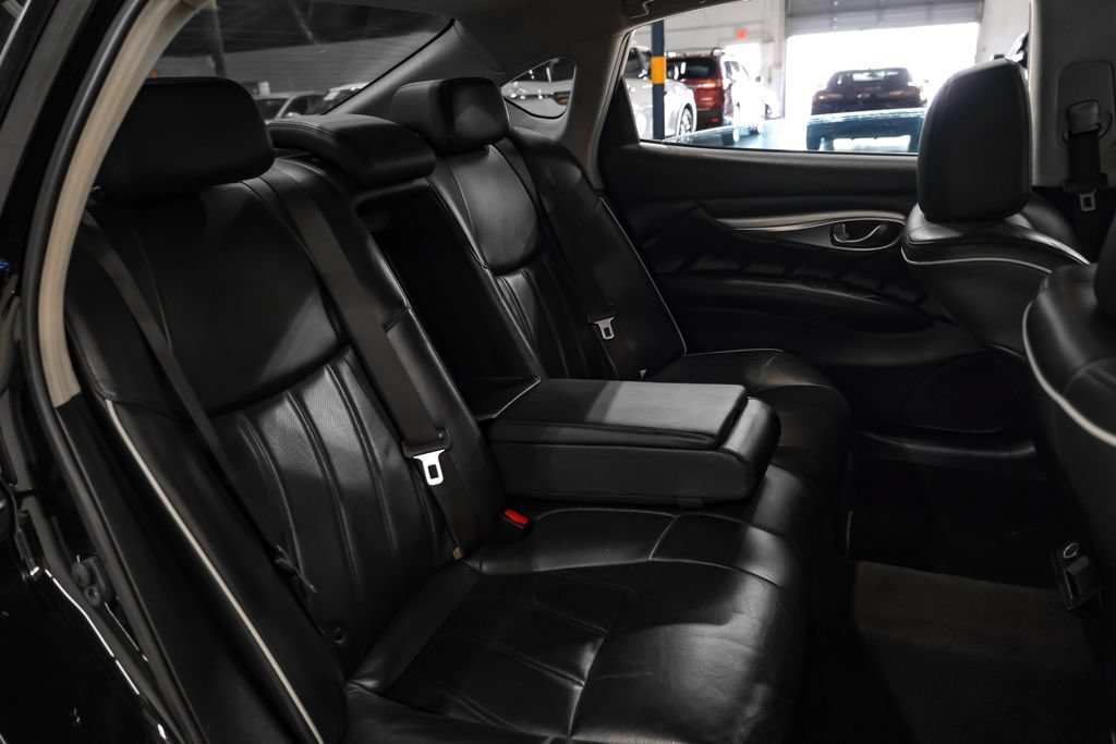 Used 2019 INFINITI Q70 L 3.7 RWD image 35