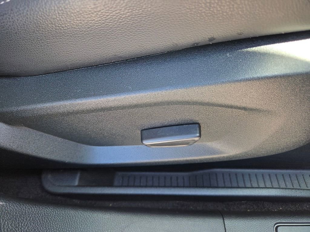 Used 2022 Ford Edge SEL image 15