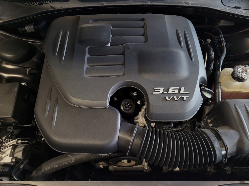 Used 2019 Dodge Charger SXT RWD image 30