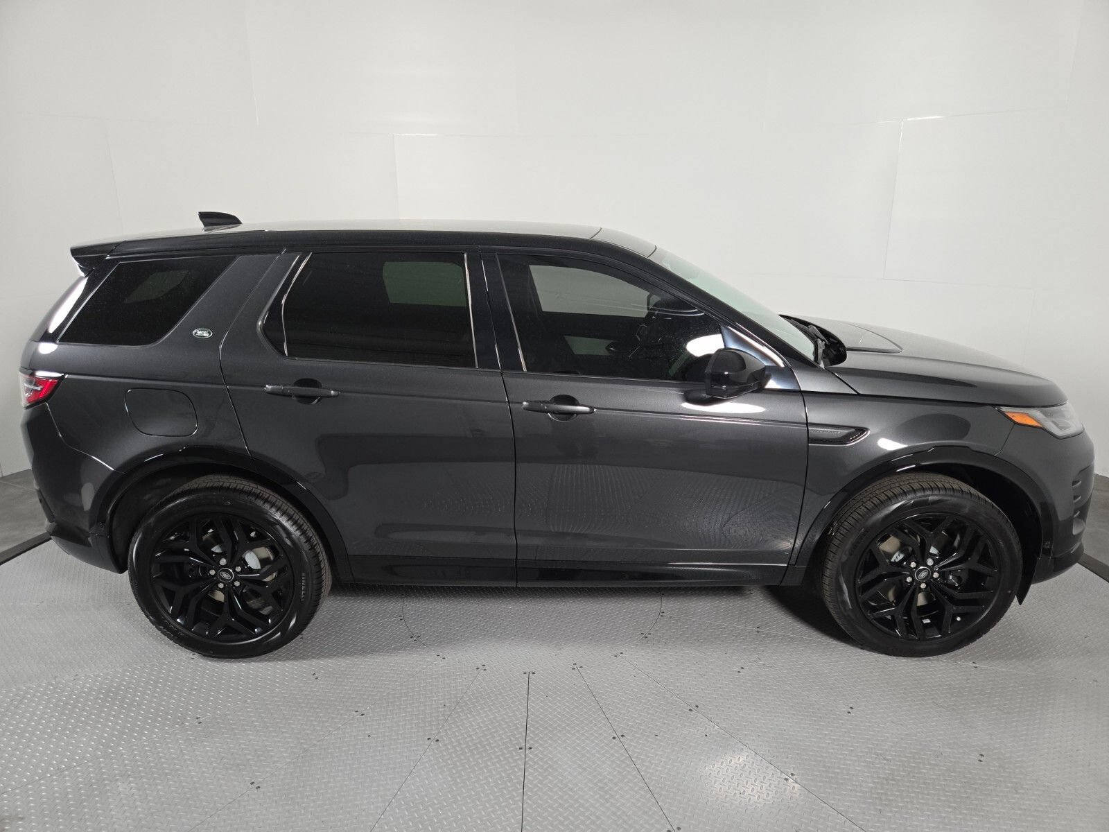 New 2026 Land Rover Discovery Sport Landmark AWD/4WD image 6