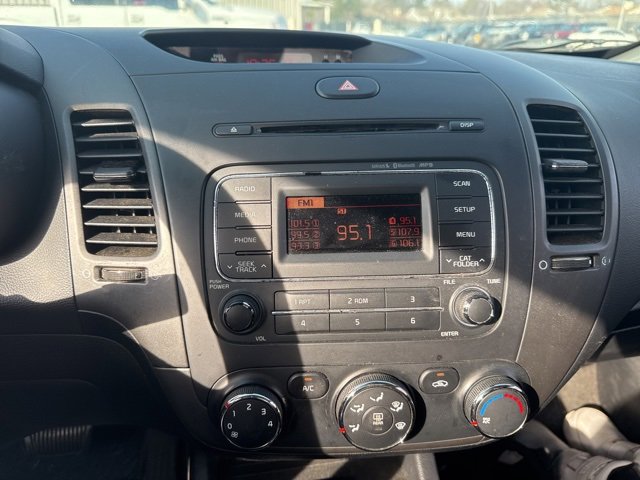 Used 2016 Kia Forte LX image 10