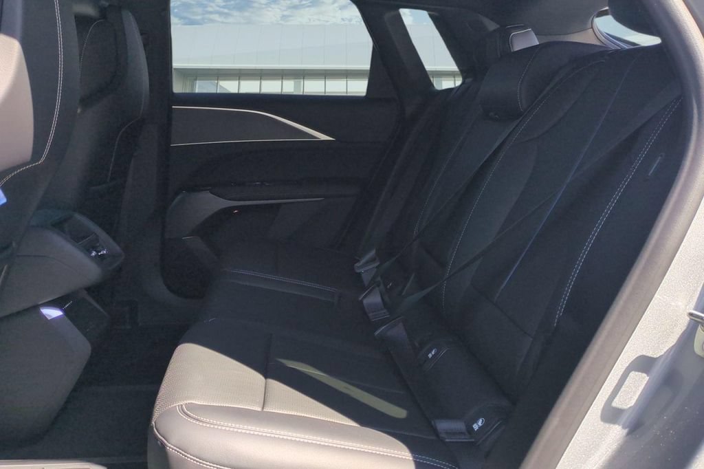New 2026 Cadillac Lyriq Sport AWD/4WD image 12