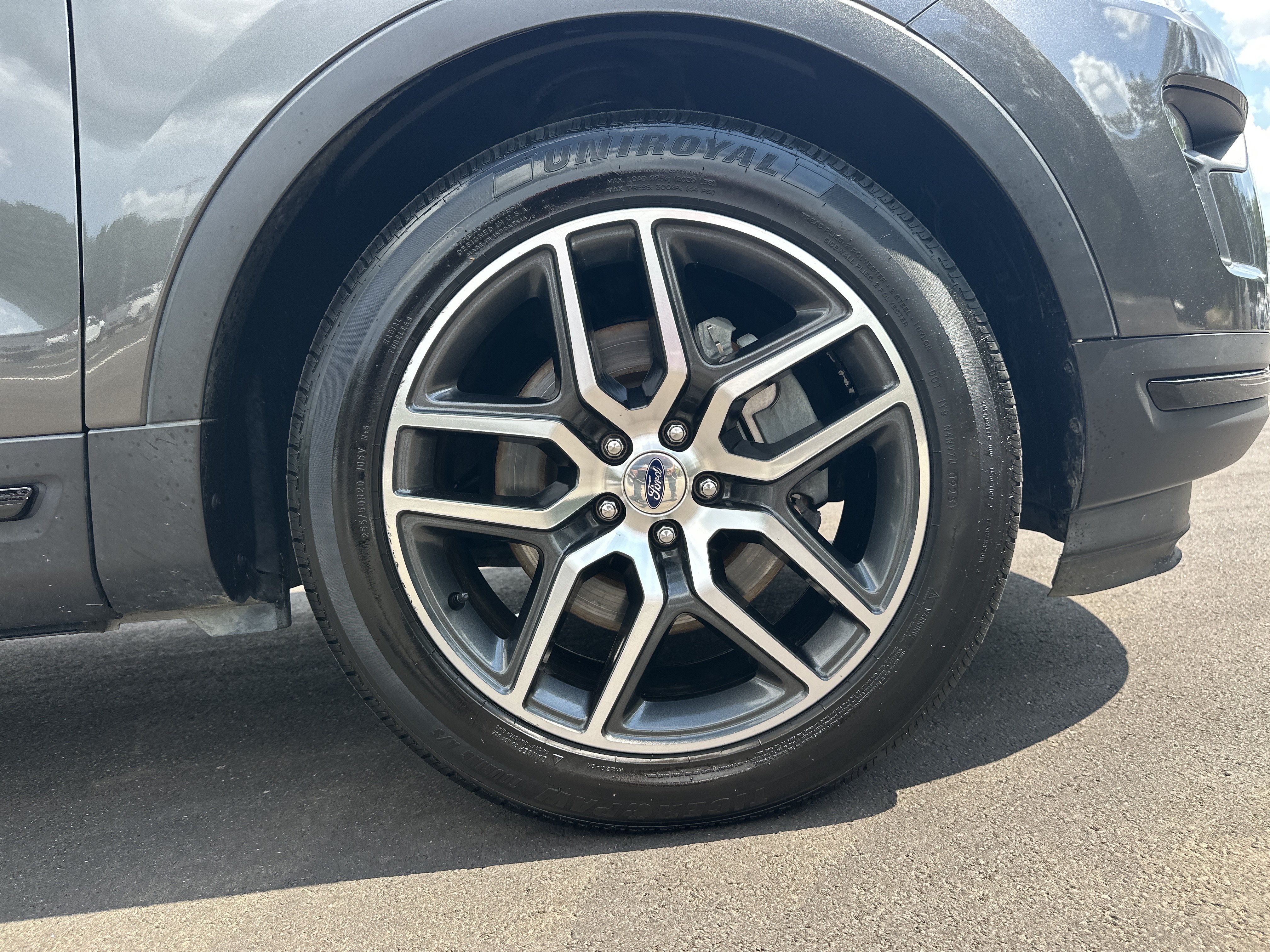 Used 2018 Ford Explorer Sport w/ Equipment Group 401A AWD/4WD image 13