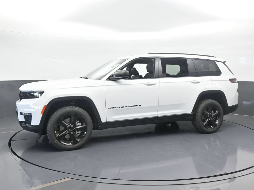 Used 2025 Jeep Grand Cherokee L Limited w/ Black Appearance Package AWD/4WD image 2