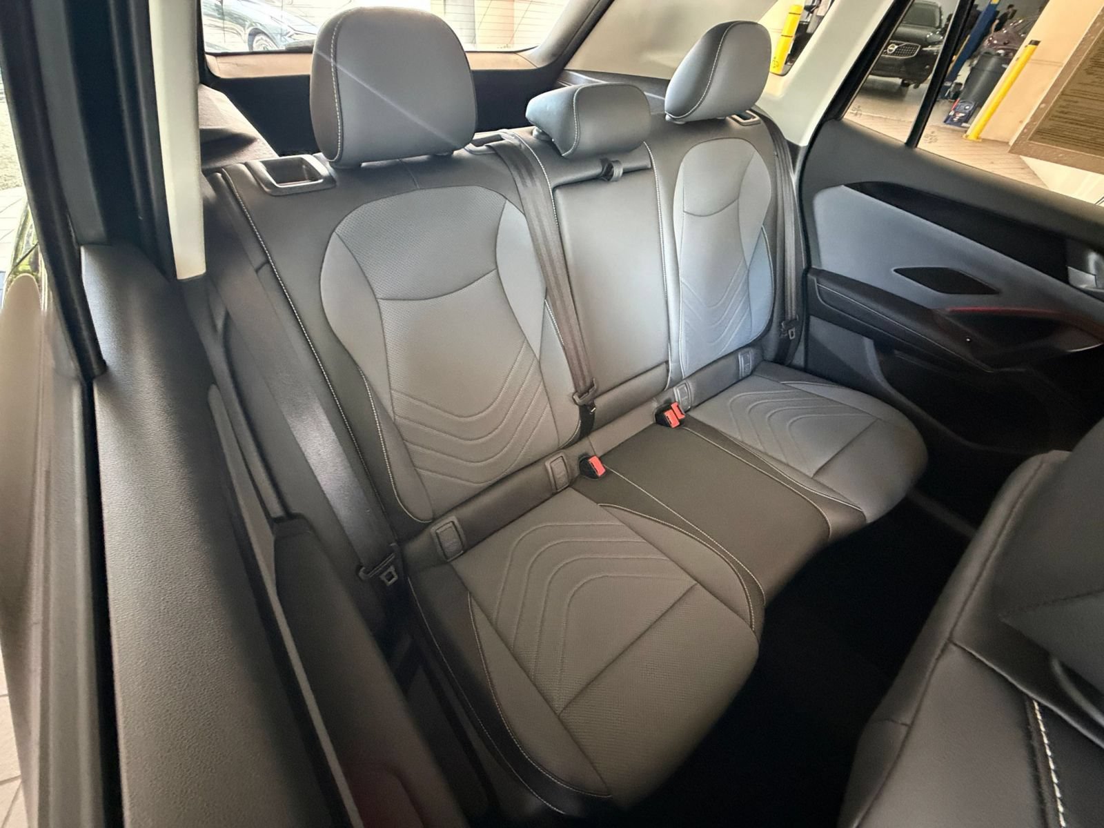 Used 2026 Volkswagen Tiguan SE FWD image 33