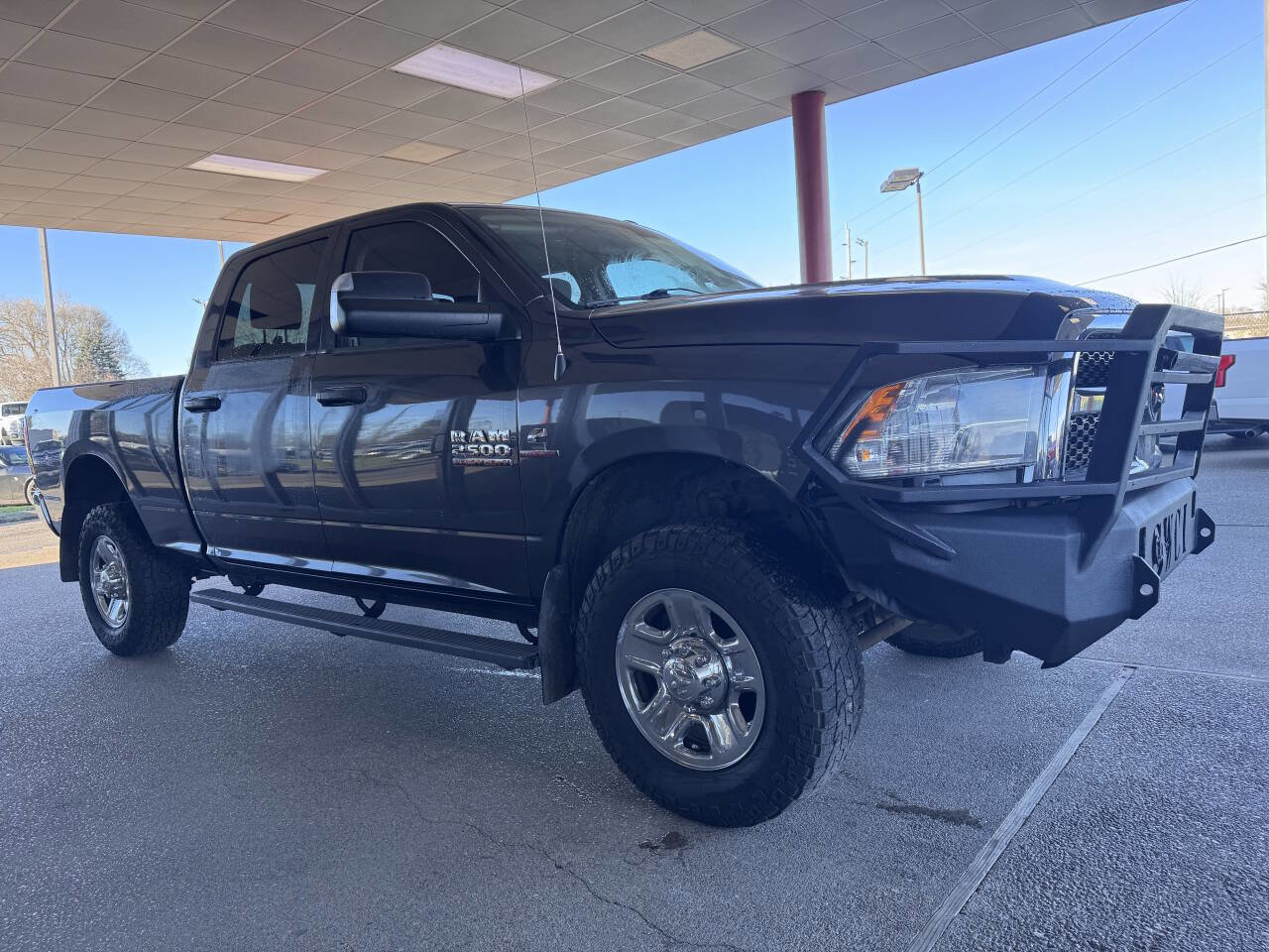 Used 2018 RAM 2500 Tradesman w/ Chrome Appearance Group image 4
