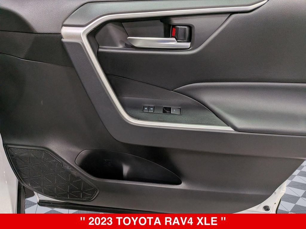 Used 2023 Toyota RAV4 XLE AWD/4WD image 31