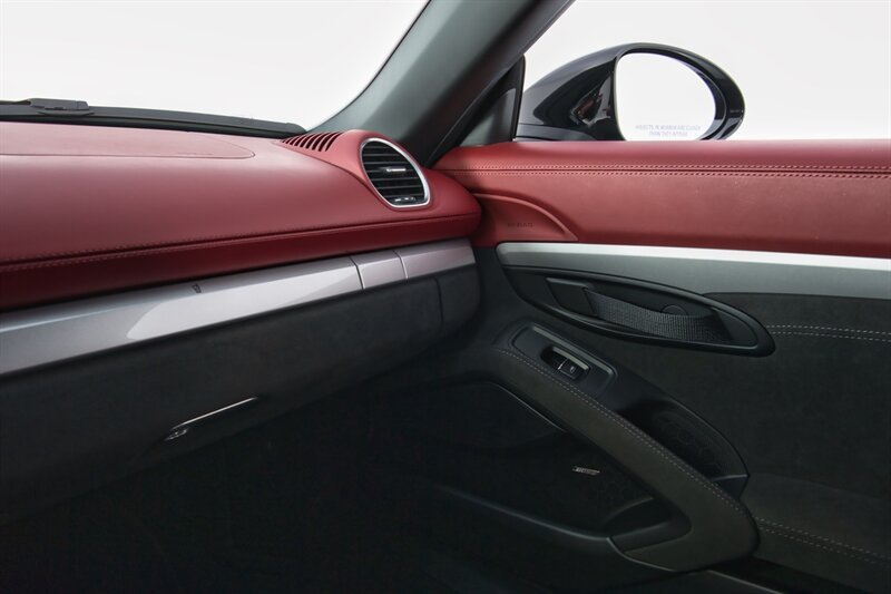 Used 2021 Porsche 718 Boxster Spyder RWD image 34