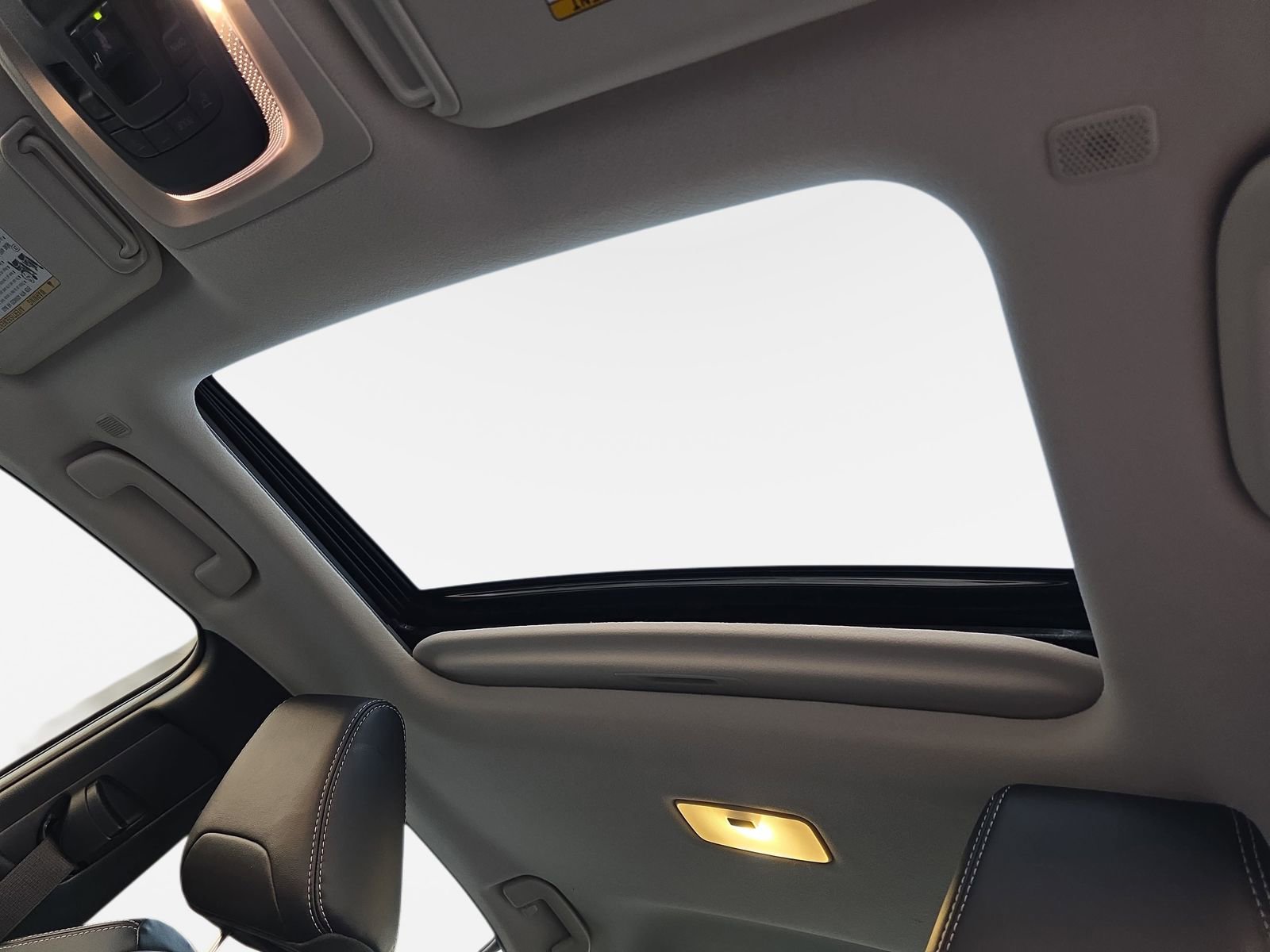 Used 2025 Toyota Corolla XLE image 28