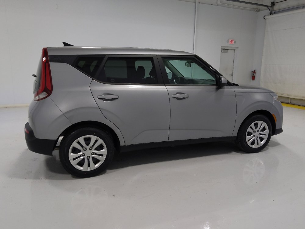 Used 2022 Kia Soul LX image 10