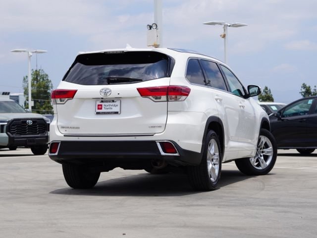 Used 2017 Toyota Highlander Limited w/ Carpet Mat Package FWD image 7