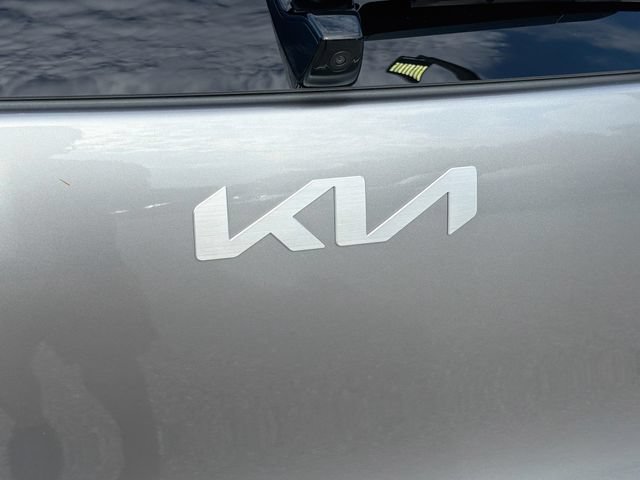 Used 2022 Kia Niro LXS FWD image 11