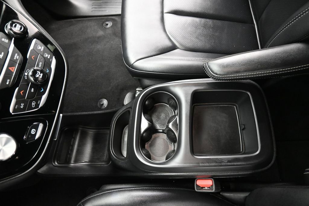 Used 2025 Chrysler Pacifica Select FWD image 15