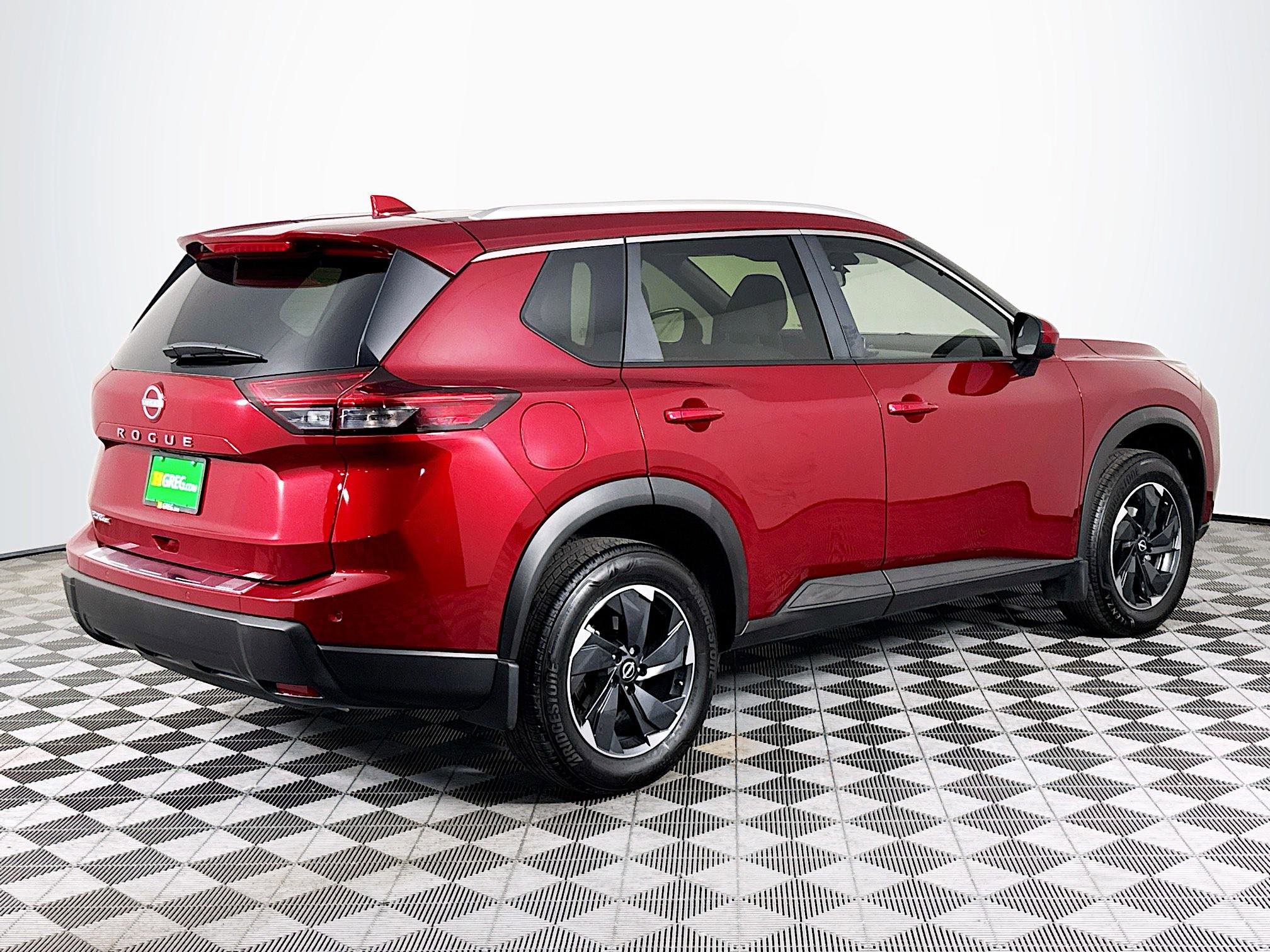 Used 2025 Nissan Rogue SV w/ SV Premium Package FWD image 10