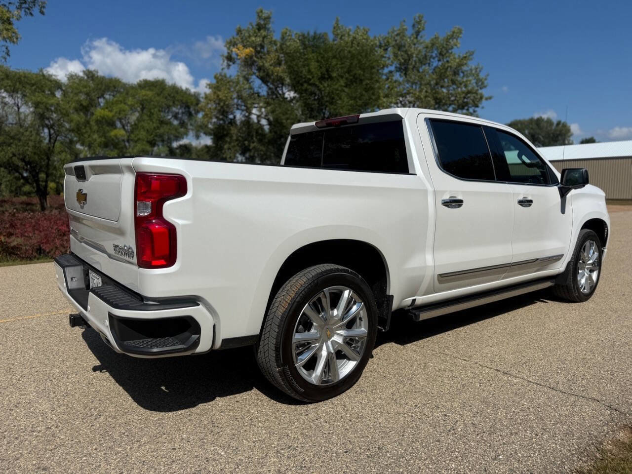 Used 2025 Chevrolet Silverado 1500 High Country image 5