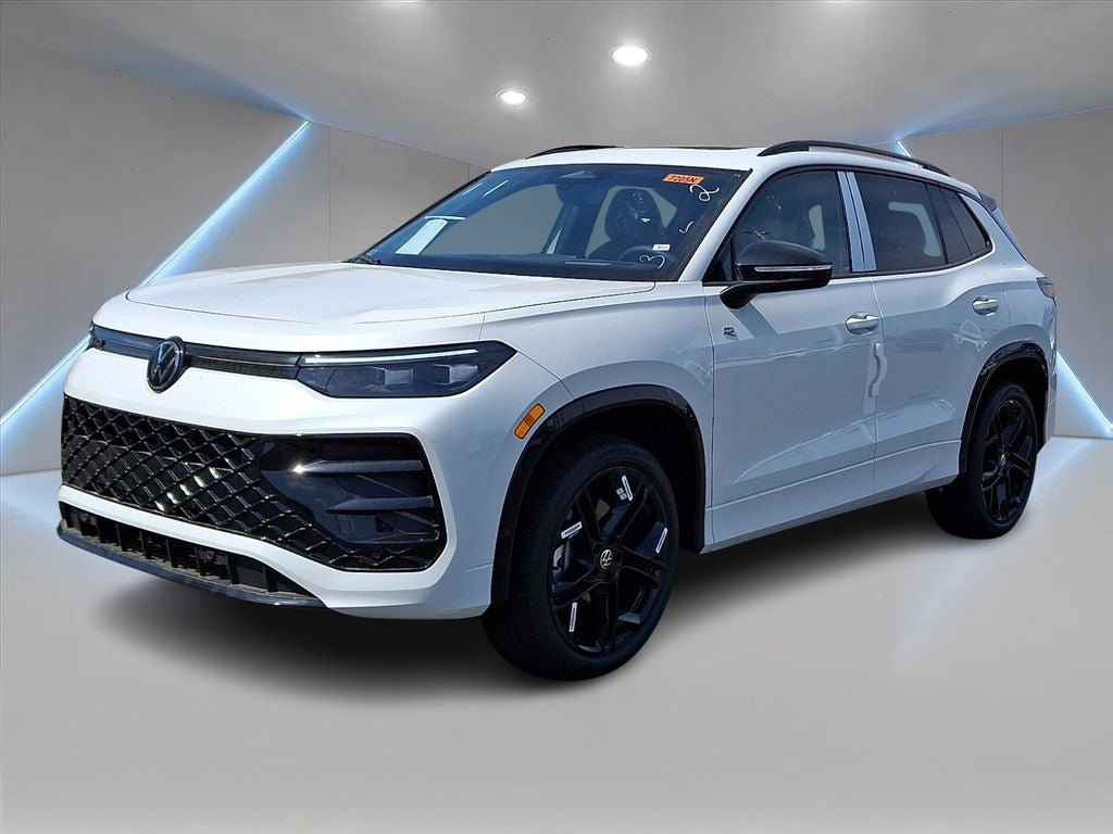 New 2026 Volkswagen Tiguan SE R-Line AWD/4WD image 2