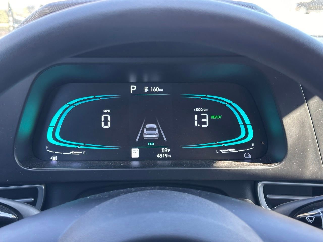 Used 2025 Hyundai Elantra Blue image 28