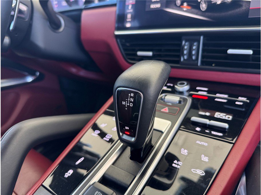 Used 2019 Porsche Cayenne Turbo AWD/4WD image 46