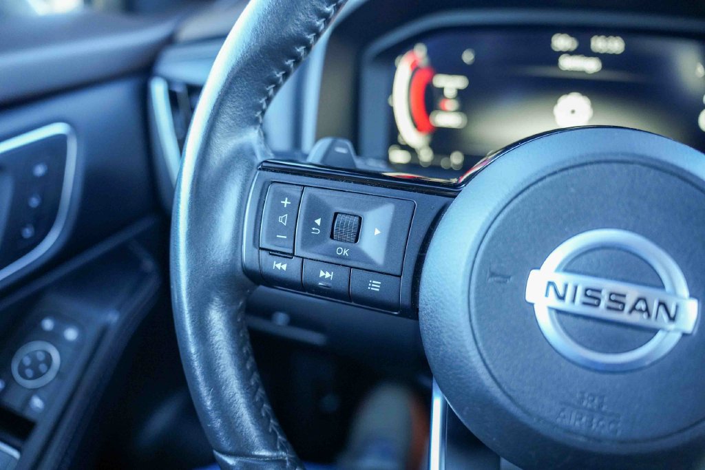 Used 2021 Nissan Rogue Platinum AWD/4WD image 32